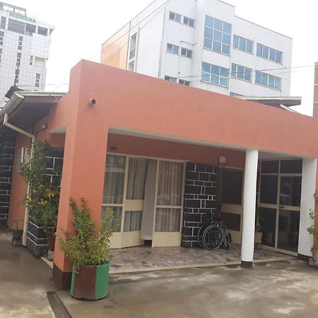 Lucy Guest House Addis Ababa Exterior photo
